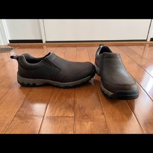 Duluth Trading Co size 11 wide brown slip on shoes